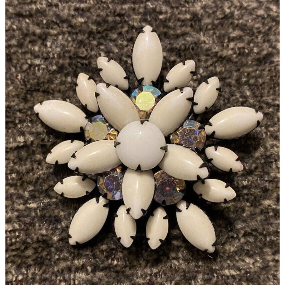 Vintage White Milk Glass Starbust Brooch Pin, White Rhinestones Juliana Style